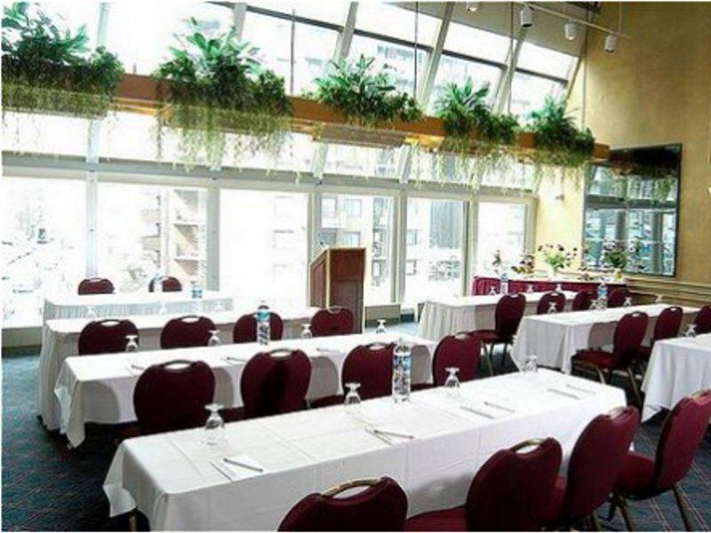 Holiday Inn Montreal Midtown Exterior foto
