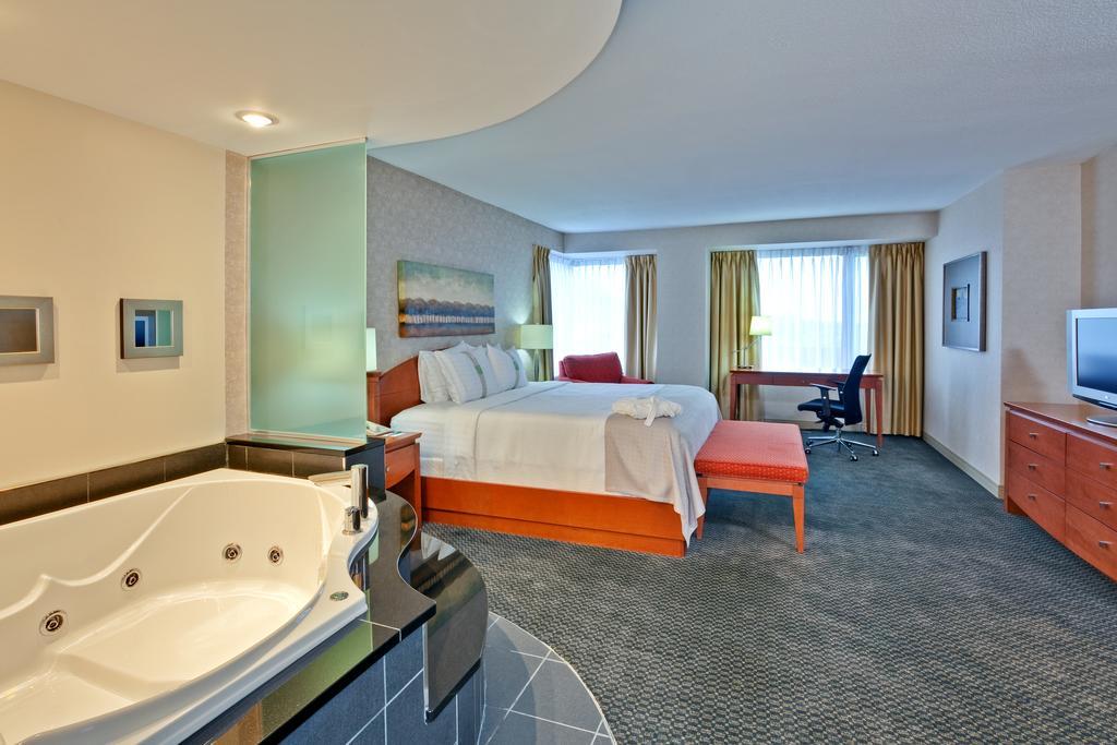 Holiday Inn Montreal Midtown Exterior foto